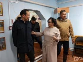 Глава Якутии посетил музей переселения в Чурапчинском районе