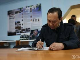 Глава Якутии посетил музей переселения в Чурапчинском районе