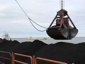 Дневник навигации ЛОРП: на Колыме начали погрузку угля янского направления