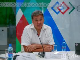 Тимур Ханды: «Мы должны обеспечить комфортные условия для работников торговли в Якутии»