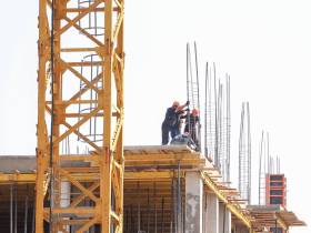 Четыре многоквартирных дома введут в Ленске по программе переселения из аварийного жилья