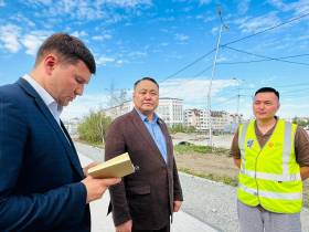 Качество строительства и ремонта дорог в Якутске проверили депутаты Гордумы