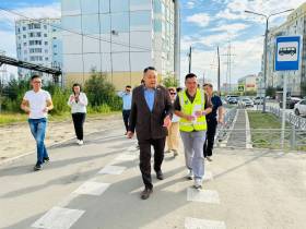 Качество строительства и ремонта дорог в Якутске проверили депутаты Гордумы