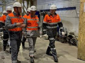 Глава Якутии посетил крупнейший золотодобывающий кластер Гросс