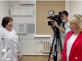 Депутат Госдумы Татьяна Буцкая и Ольга Балабкина посетили Якутскую офтальмологическую больницу