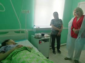 Депутат Госдумы Татьяна Буцкая и Ольга Балабкина посетили Якутскую офтальмологическую больницу
