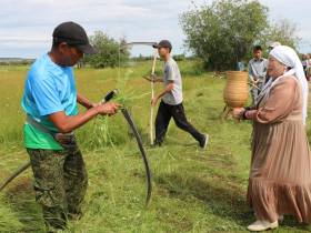В Хангаласском улусе прошли соревнования сенокосчиков