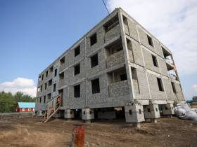 Порядка 500 жителей Усть-Майского района Якутии переедут из аварийного жилья в новые квартиры