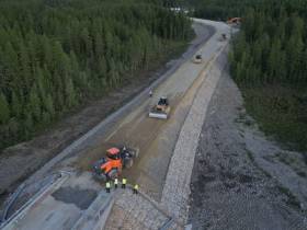 Завершается реконструкция мостового перехода через реку Томпорук в Томпонском районе