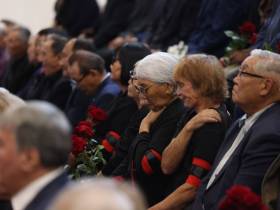 В селе Октемцы началась церемония прощания с первым президентом Якутии