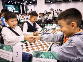 Девять чемпионов мира участвуют на турнире по шашкам в Якутске