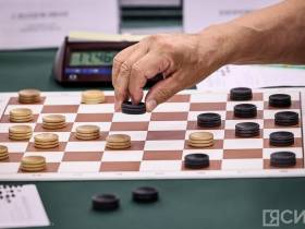 Девять чемпионов мира участвуют на турнире по шашкам в Якутске