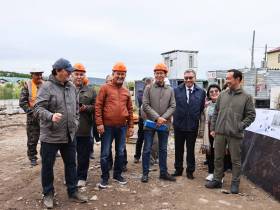 Два многоквартирных дома строят по программе переселения в арктическом селе Оленек