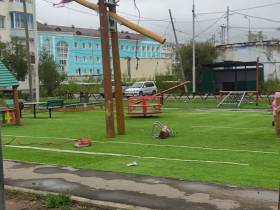 В Якутске ребенок получил травму на детской площадке