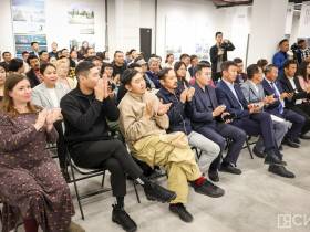 Айсен Николаев вручил якутским режиссерам по 300 тысяч рублей на продвижение фильмов