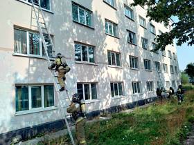 В Алдане прошли учения в общежитии политехнического техникума