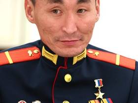 Владимир Путин встретился с экипажем танка «Алёша»