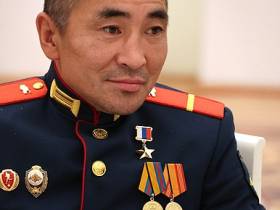 Владимир Путин встретился с экипажем танка «Алёша»