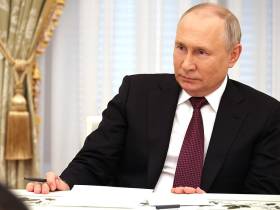 Владимир Путин встретился с экипажем танка «Алёша»