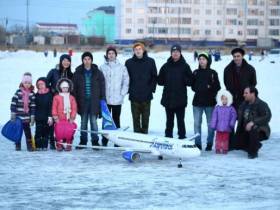 Усидчивость и эксперименты: школьников Якутска обучают строить модели самолетов