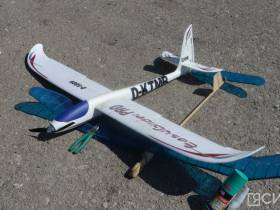 Усидчивость и эксперименты: школьников Якутска обучают строить модели самолетов