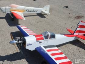 Усидчивость и эксперименты: школьников Якутска обучают строить модели самолетов