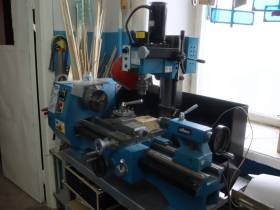 Усидчивость и эксперименты: школьников Якутска обучают строить модели самолетов