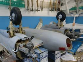 Усидчивость и эксперименты: школьников Якутска обучают строить модели самолетов