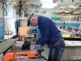 Усидчивость и эксперименты: школьников Якутска обучают строить модели самолетов