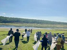 Волонтеры вывезли с берега реки Амги 48 мешков мусора во время субботника «Вода России»