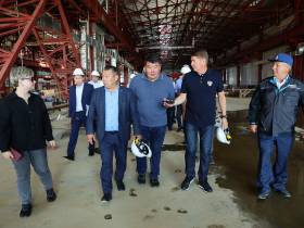 Делегация СФ во главе с Андреем Шевченко посетила строящуюся Жатайскую судоверфь