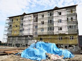 Два многоквартирных дома в селе Борогонцы Усть-Алданского района Якутии сдадут до конца осени