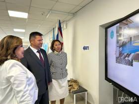 Премьер-министр Якутии принял участие в торжественной линейке школы № 29 Якутска