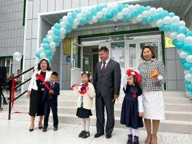 Премьер-министр Якутии принял участие в торжественной линейке школы № 29 Якутска