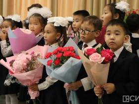 Кирилл Бычков поздравил учащихся школы № 1 Якутска с 1 сентября