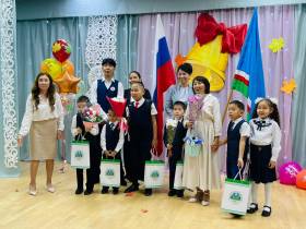 Герой России Филипп Евсеев поздравил с Днём знаний учеников школы-интерната для неслышащих