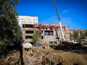 В Мирном до конца 2023 года введут три объекта образования