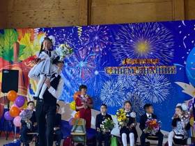 Еще теплее и красивее. Майорская школа встретила новый учебный год при полном параде