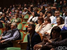 «Коркин. Клятва»: в Якутске состоялась премьера спектакля, посвящённого тренеру по вольной борьбе