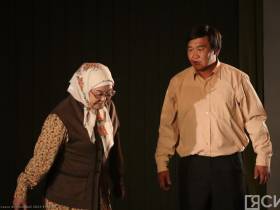 «Коркин. Клятва»: в Якутске состоялась премьера спектакля, посвящённого тренеру по вольной борьбе