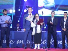 Супруге тренера Дмитрия Коркина вручили госпремию за вклад в развитие физкультуры и спорта