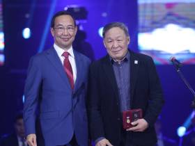 Супруге тренера Дмитрия Коркина вручили госпремию за вклад в развитие физкультуры и спорта