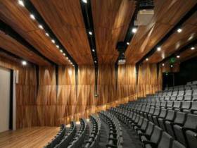 Коворкинг-зоны и цвета по временам года: какой будет вторая самая большая школа в Якутии