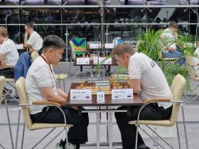 ВЭФ-2023: президент Федерации шахмат Якутии выиграл Кубок Росконгресса по игре Го