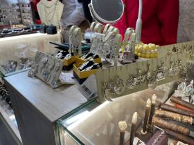 ВЭФ-2023: Максим Терещенко оценил продукцию якутских производителей