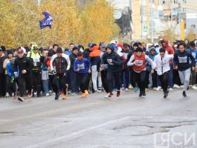 В Якутске более четырех тысяч любителей бега вышли на старт всероссийского забега «Кросс нации»