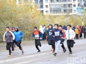 В Якутске более четырех тысяч любителей бега вышли на старт всероссийского забега «Кросс нации»