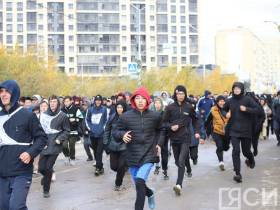 В Якутске более четырех тысяч любителей бега вышли на старт всероссийского забега «Кросс нации»