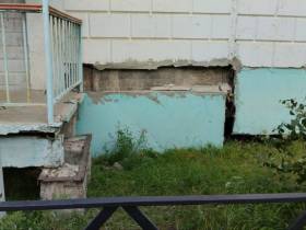 В Якутске во время проверки опасных конструкций обнаружили складирование железобетонных плит