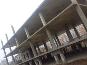 В Якутске во время проверки опасных конструкций обнаружили складирование железобетонных плит